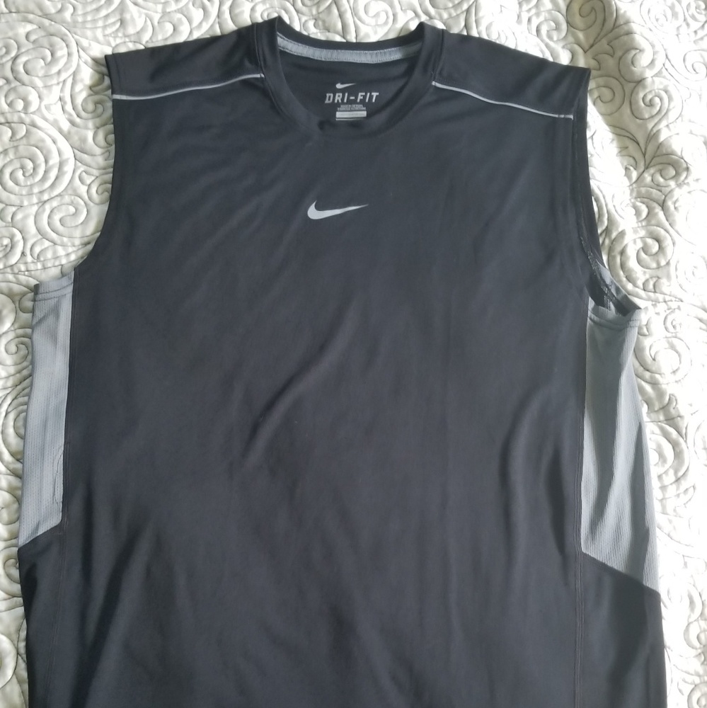 Mens nike top